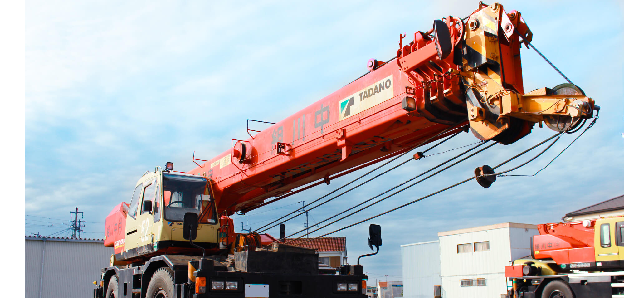 CRANE & TRUCK あらゆる建設現場を力強くサポート “クレーン作業＆トラック輸送”のエキスパート